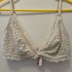 Victorias Secret Lace Bralette in Cream XL